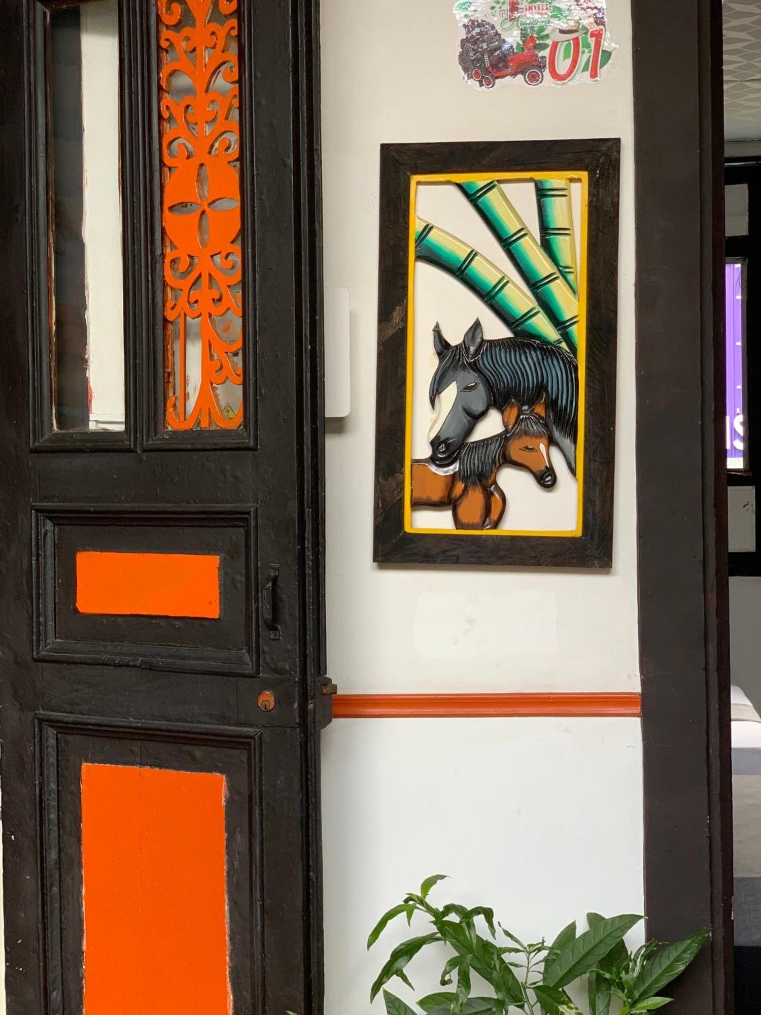 Hotel Colonial Armenia Ro ภายนอก รูปภาพ
