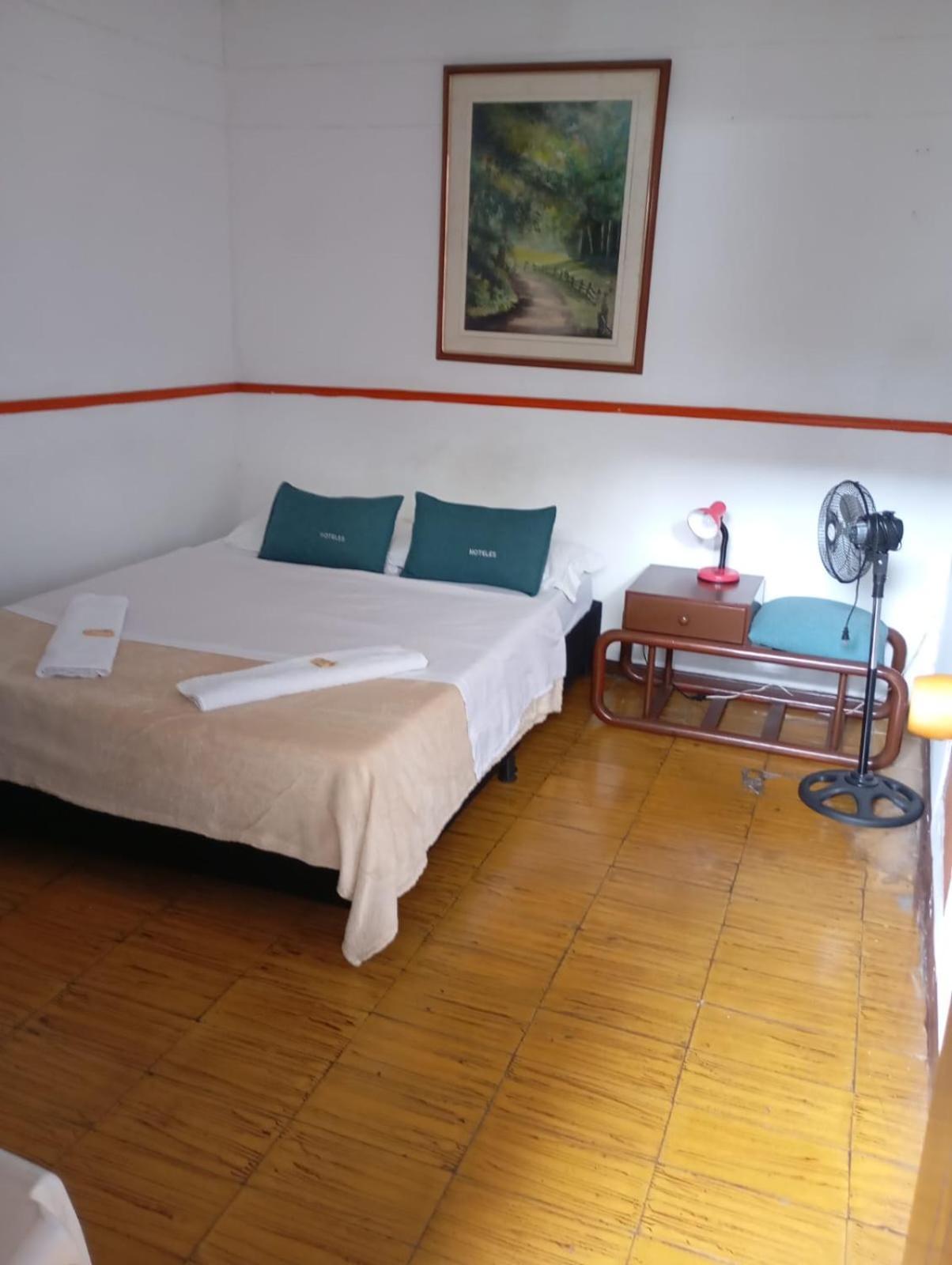 Hotel Colonial Armenia Ro ภายนอก รูปภาพ
